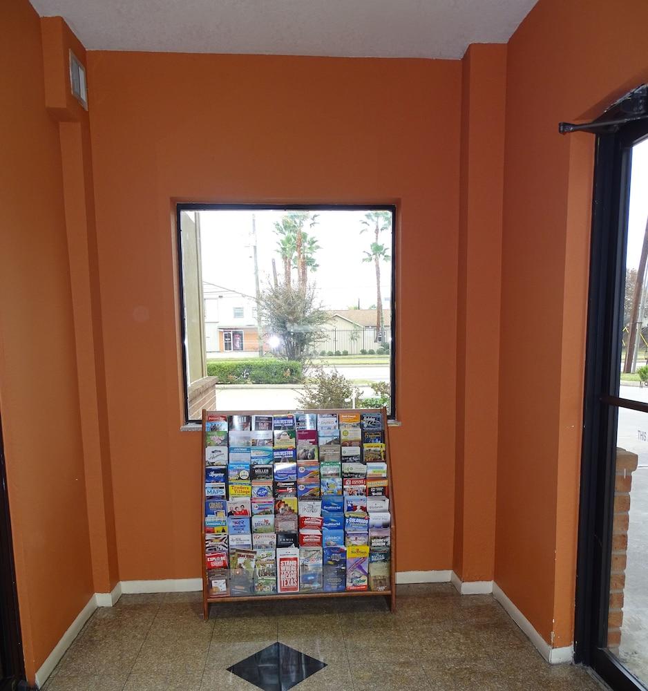 Super 8 By Wyndham Houston/Brookhollow Nw Extérieur photo
