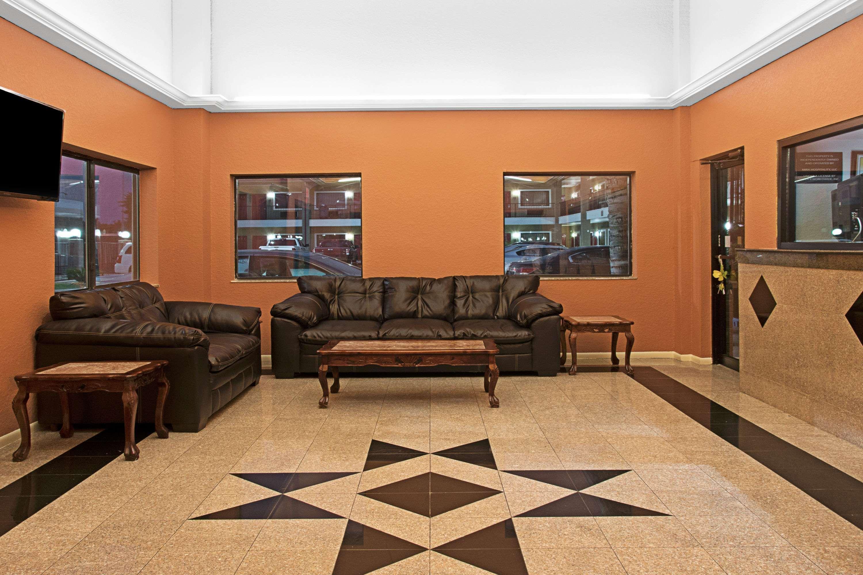 Super 8 By Wyndham Houston/Brookhollow Nw Extérieur photo
